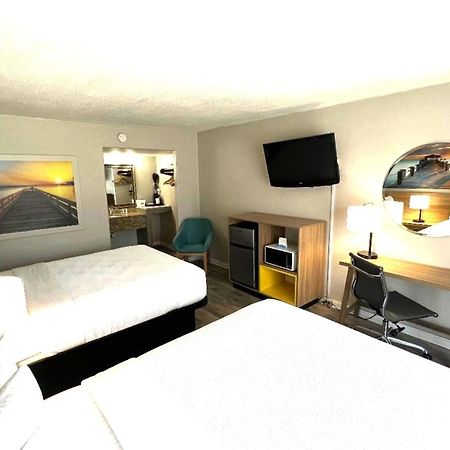Days Inn By Wyndham Wildwood I-75 Bagian luar foto