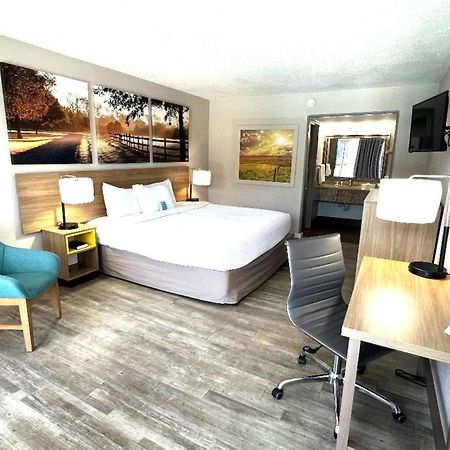 Days Inn By Wyndham Wildwood I-75 Bagian luar foto