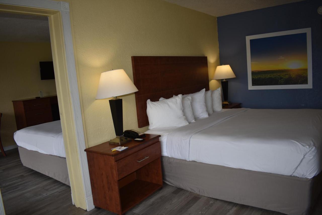 Days Inn By Wyndham Wildwood I-75 Bagian luar foto
