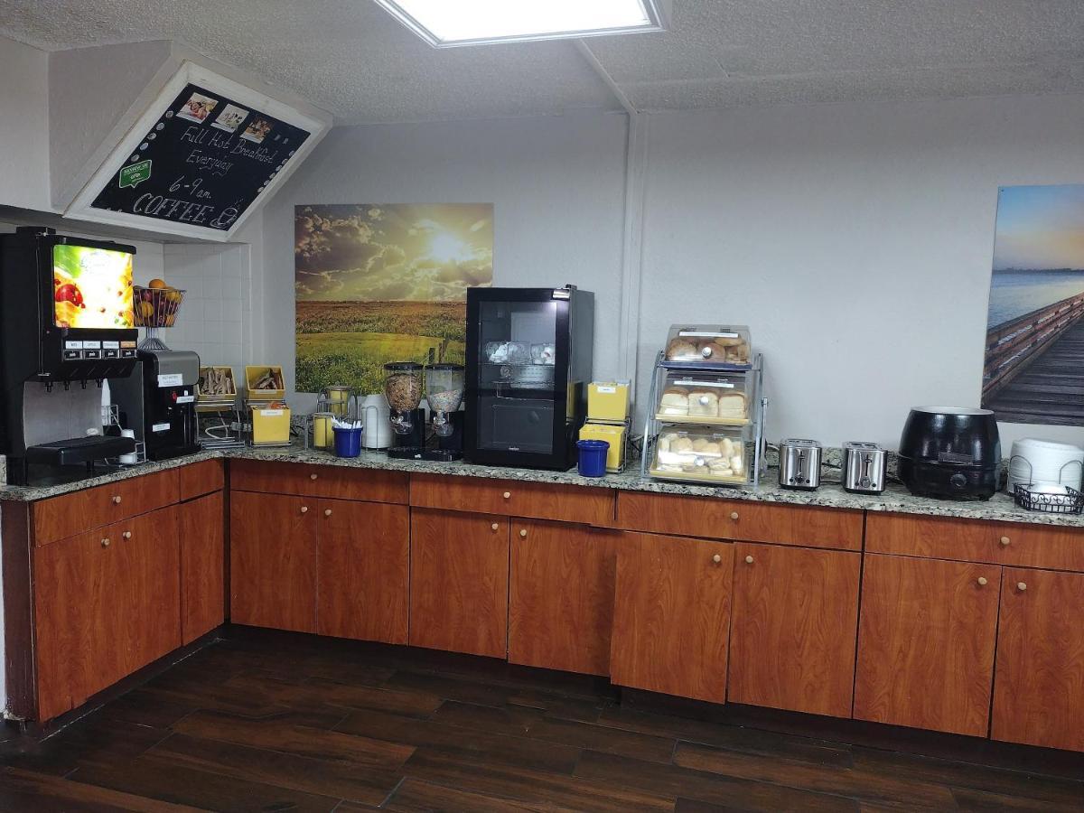 Days Inn By Wyndham Wildwood I-75 Bagian luar foto