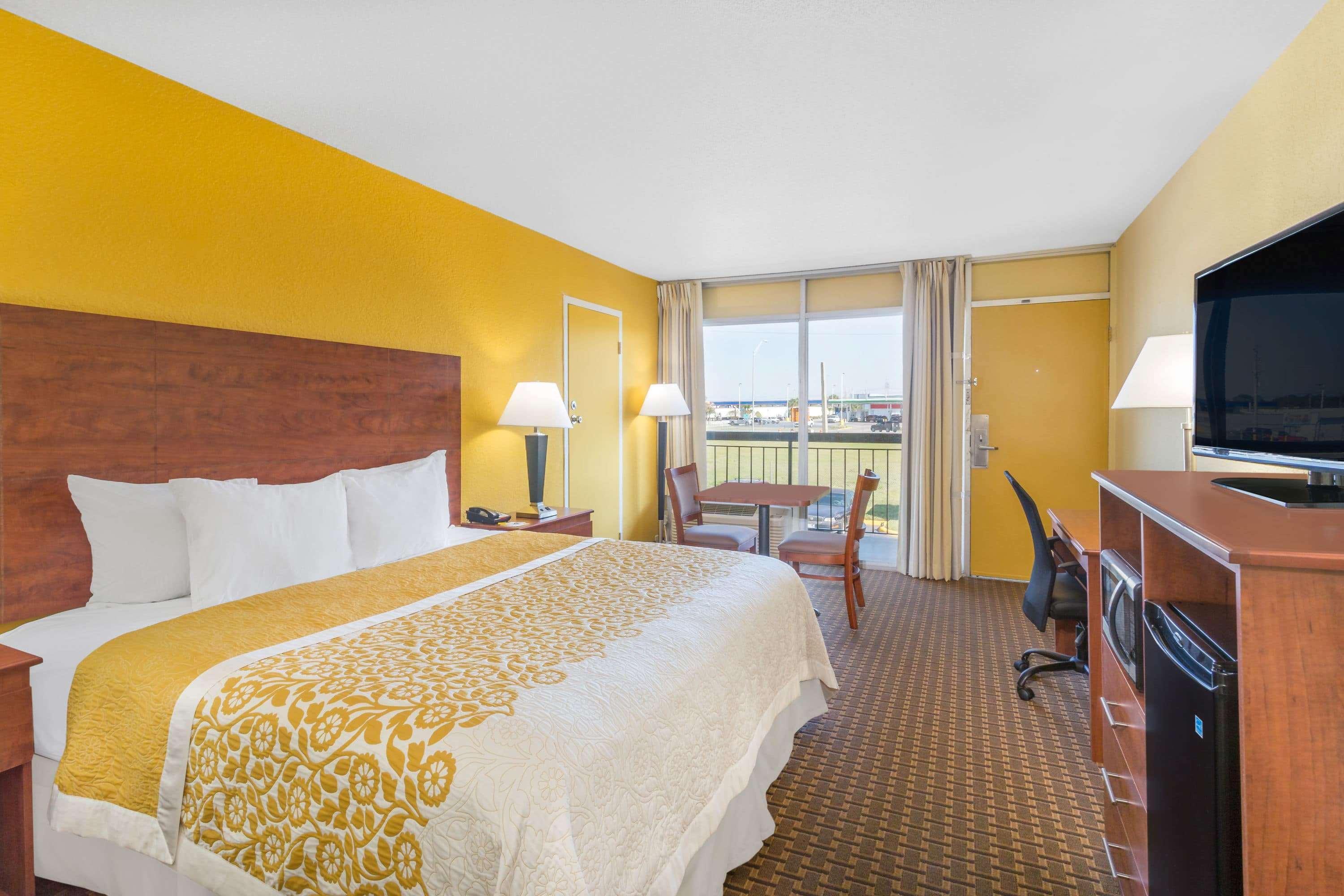 Days Inn By Wyndham Wildwood I-75 Bagian luar foto