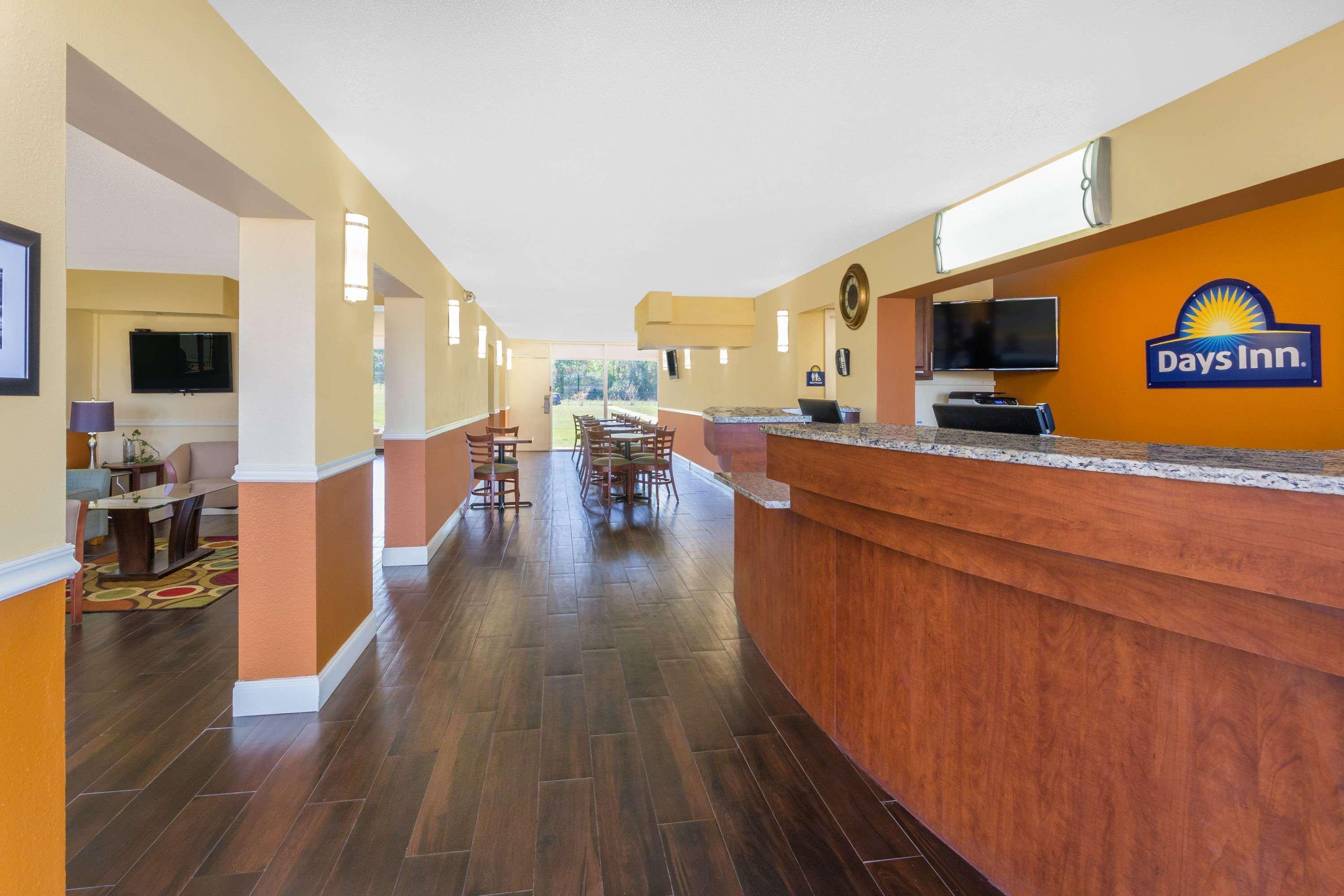 Days Inn By Wyndham Wildwood I-75 Bagian luar foto