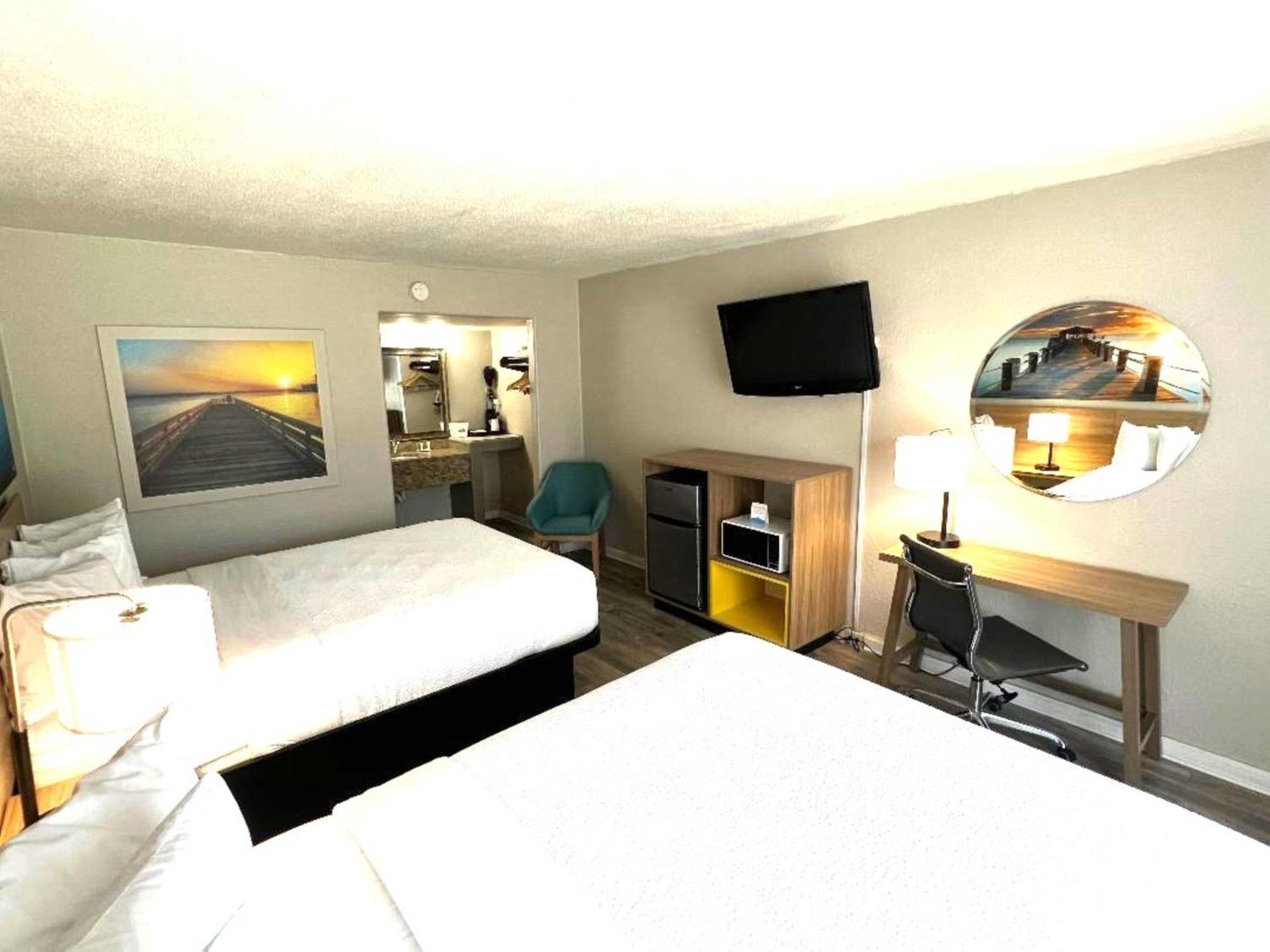 Days Inn By Wyndham Wildwood I-75 Bagian luar foto