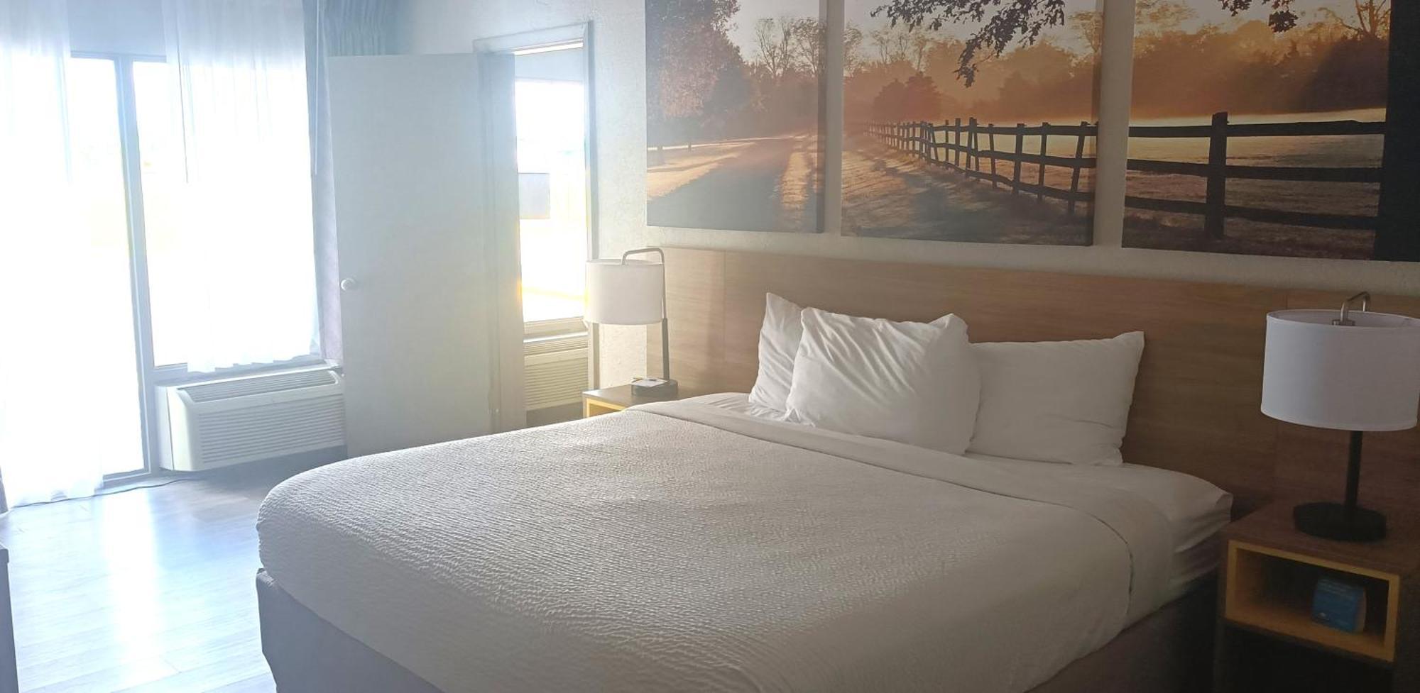 Days Inn By Wyndham Wildwood I-75 Bagian luar foto