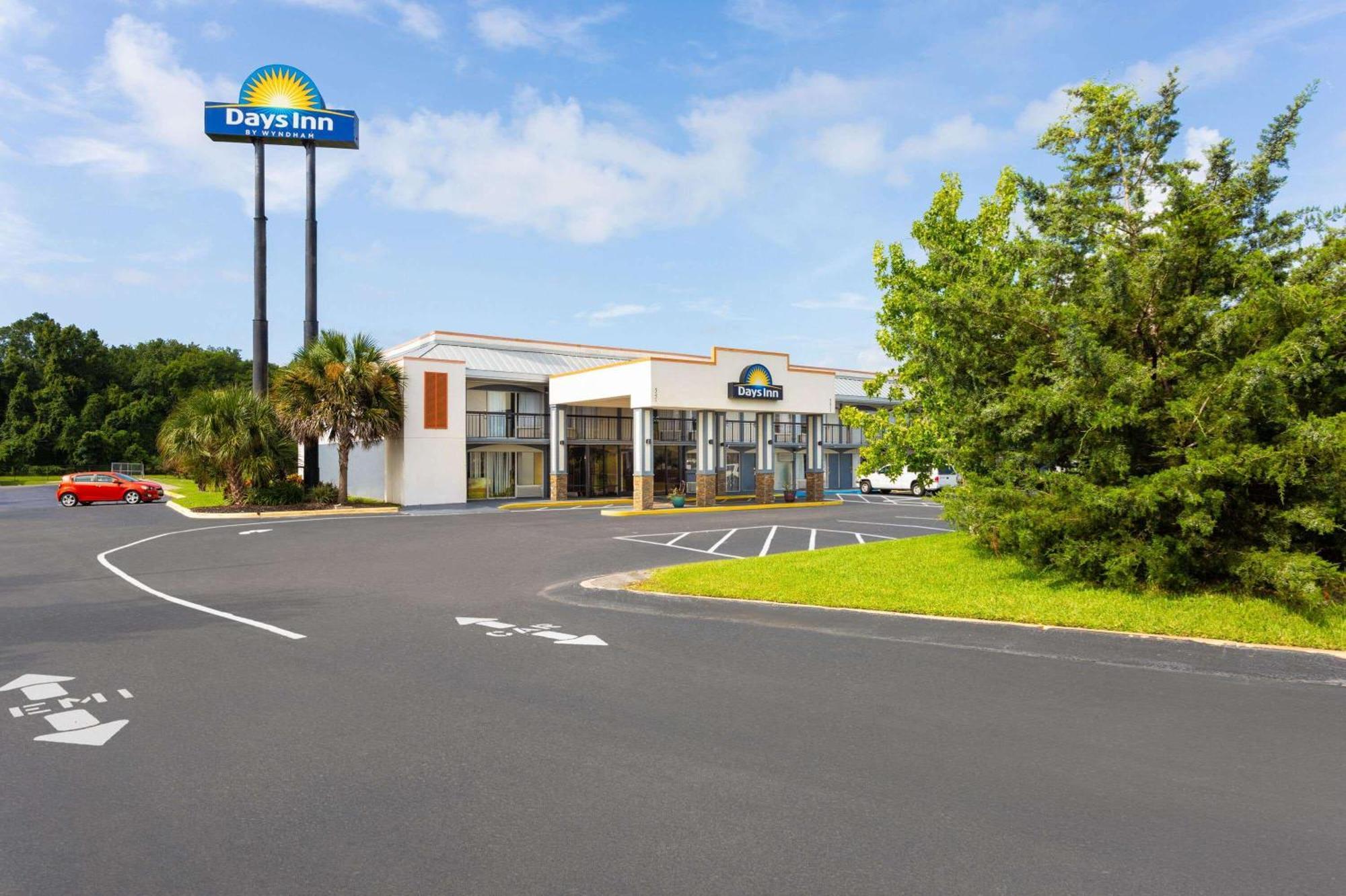 Days Inn By Wyndham Wildwood I-75 Bagian luar foto
